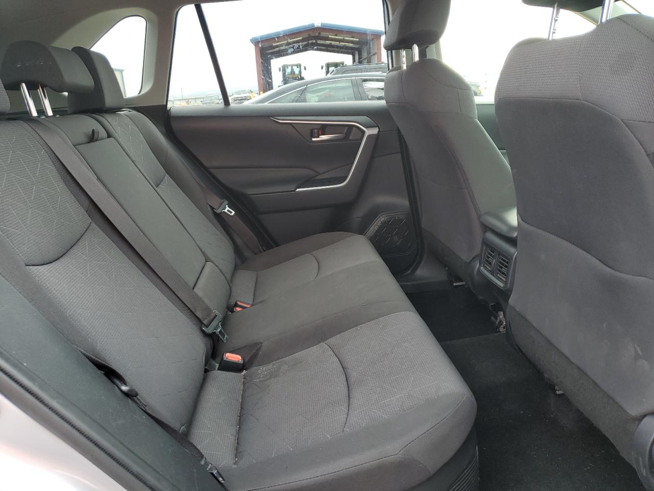 Toyota RAV4 Xle Image 4