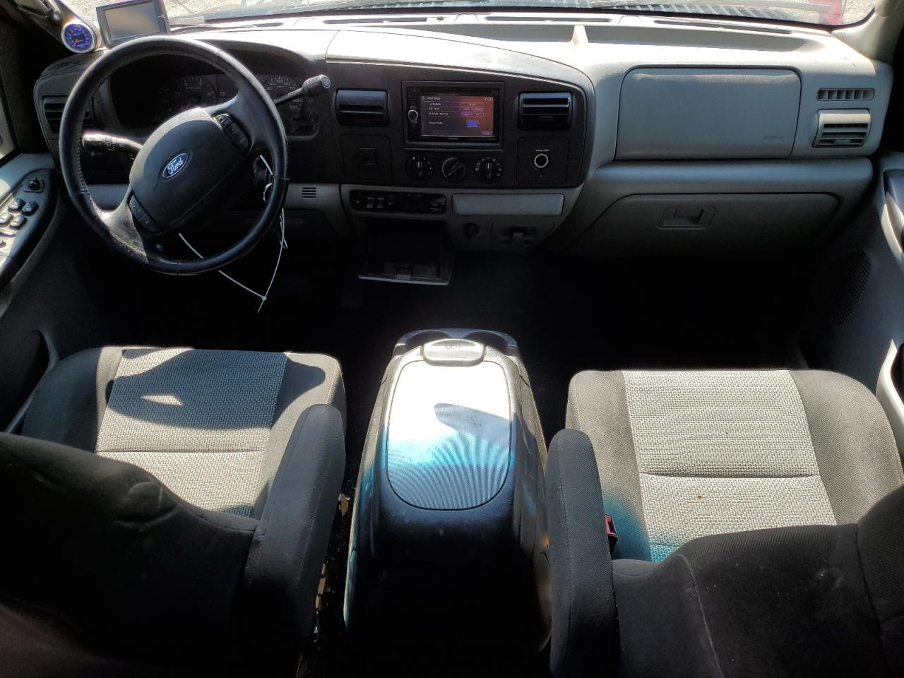 Ford F-350 Super Duty Image 12