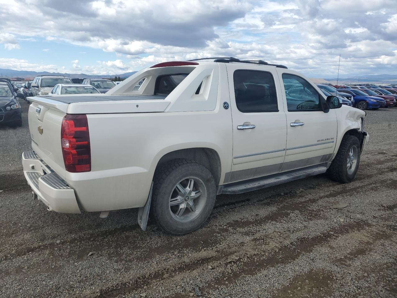 Chevrolet Avalanche Ltz Image 2