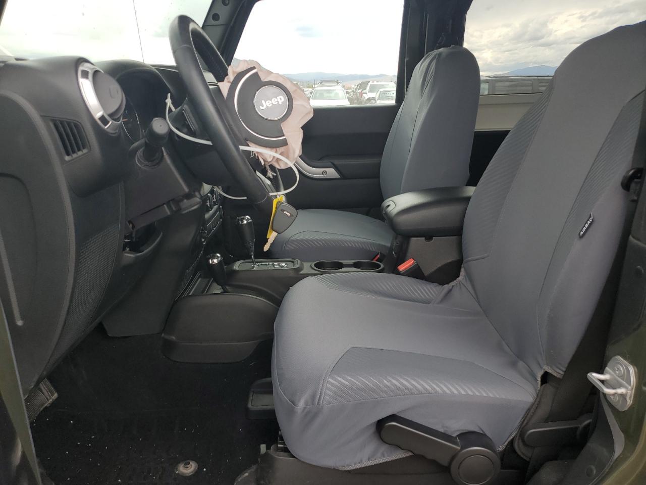 Jeep Wrangler Sahara Image 11