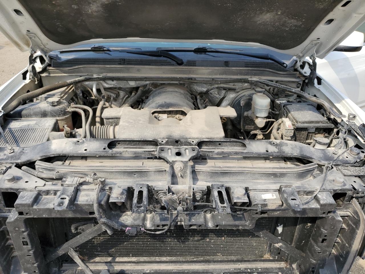 GMC Yukon Denali Image 12