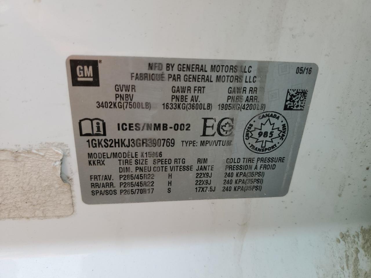 GMC Yukon Denali Image 5