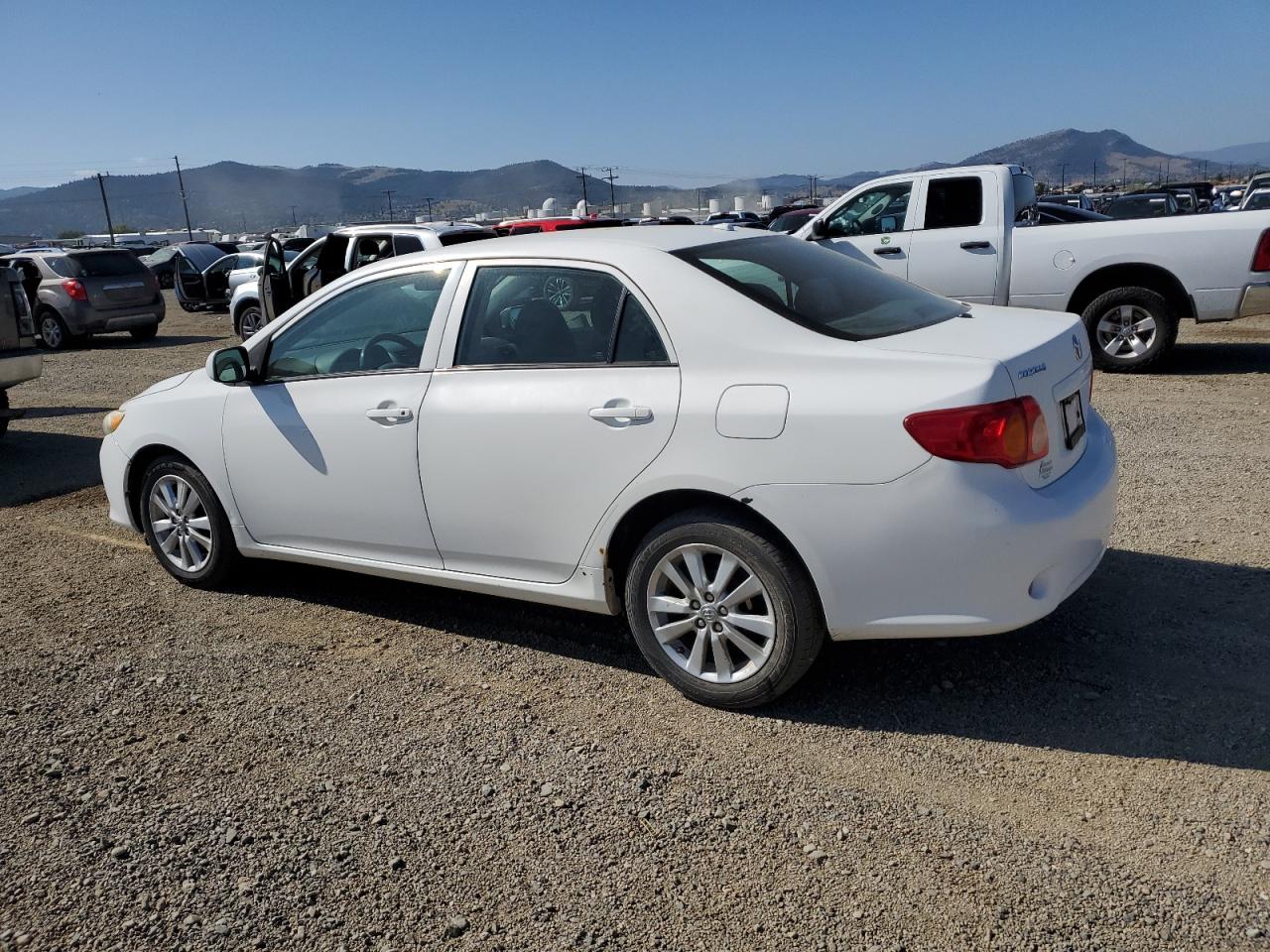 Toyota Corolla Base Image 2