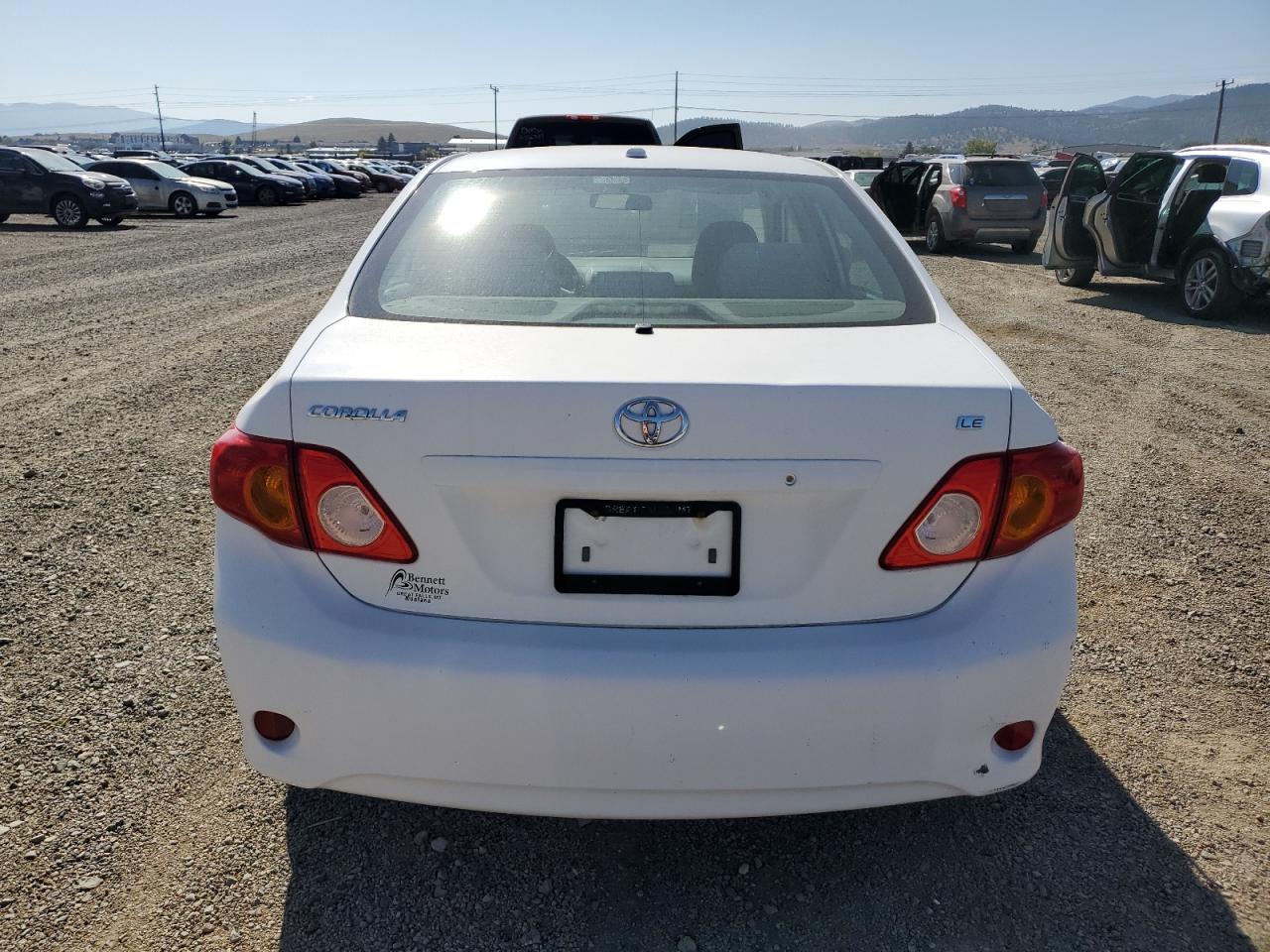 Toyota Corolla Base Image 9