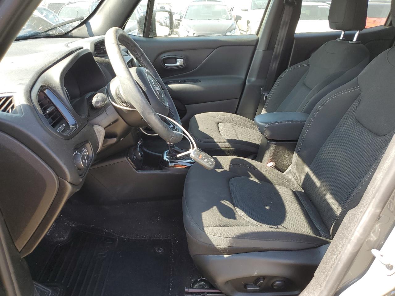 Jeep Renegade Altitude Image 10