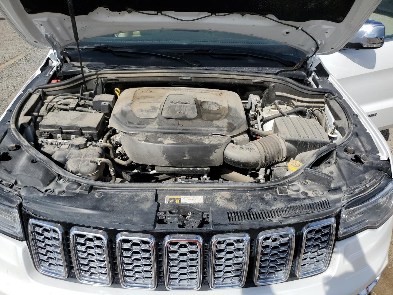 Jeep Grand Cherokee Overland Image 14