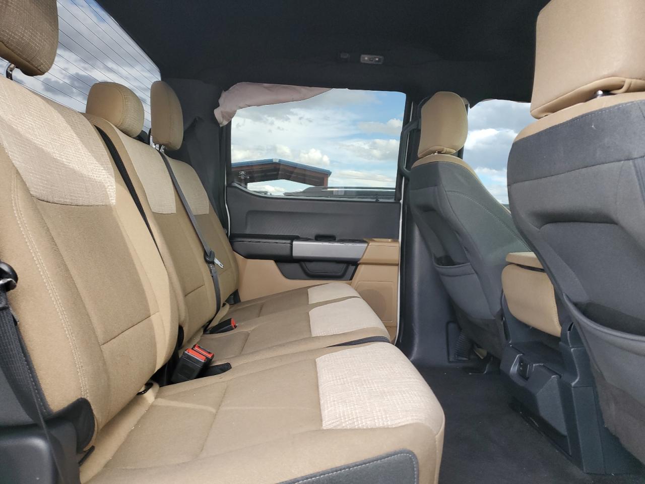 Ford F-150 Supercrew Image 8