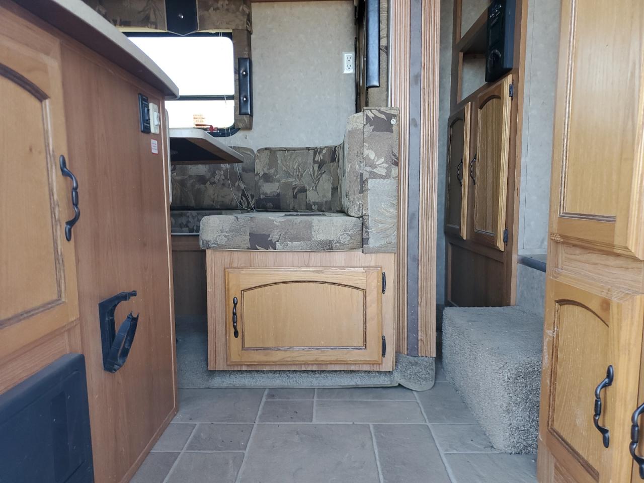 Palomino 5th Wheel Image 8