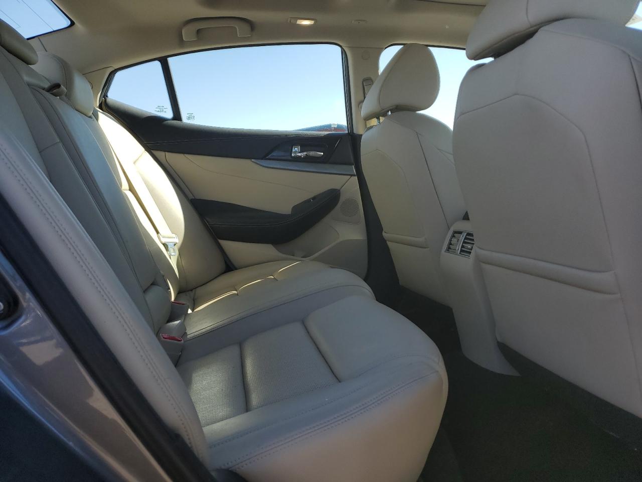 Nissan Maxima 3.5s Image 9