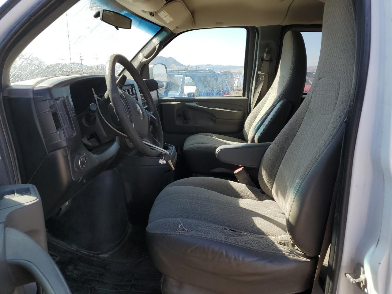 Chevrolet Express Lt Image 7