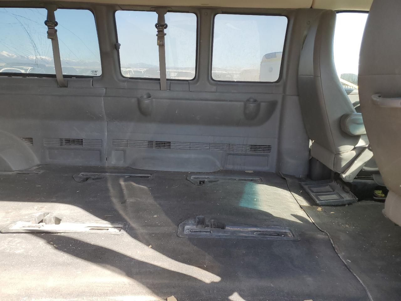 Chevrolet Express Lt Image 11