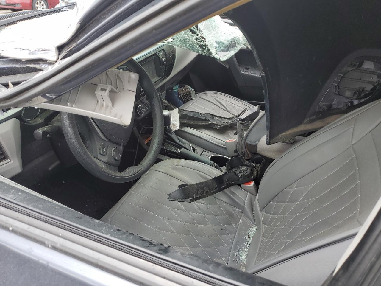 Toyota Corolla L Image 8