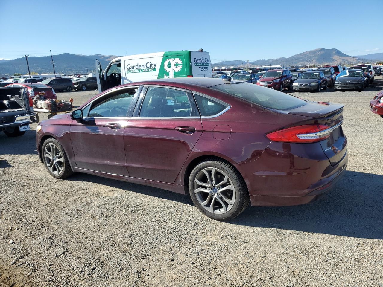Ford Fusion S Image 9