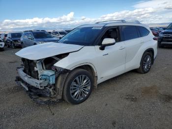  Salvage Toyota Highlander