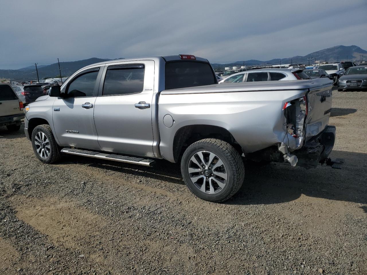 Toyota Tundra Crewmax Limited Image 3
