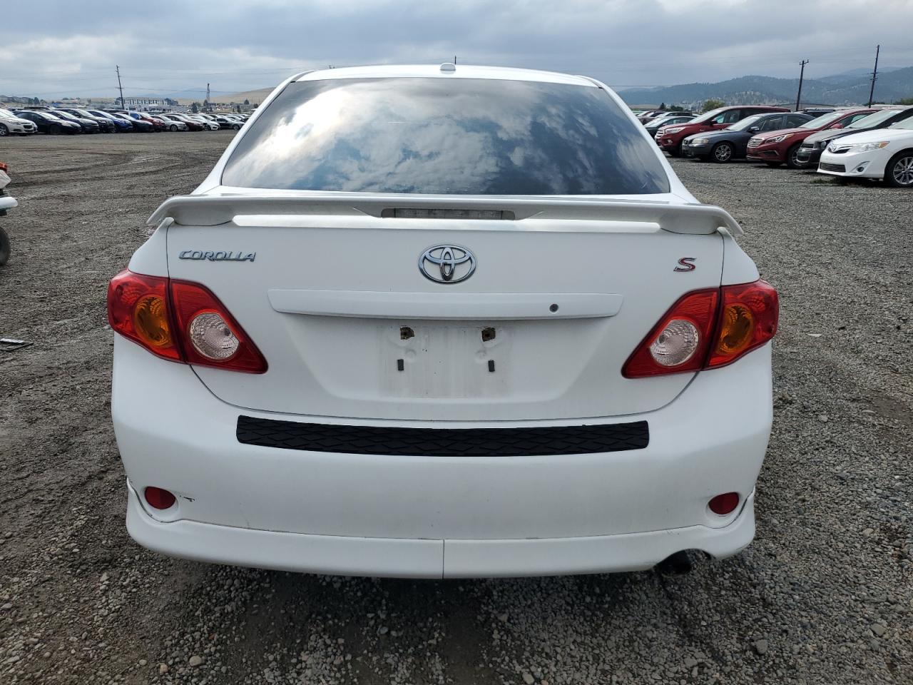 Toyota Corolla Base Image 6