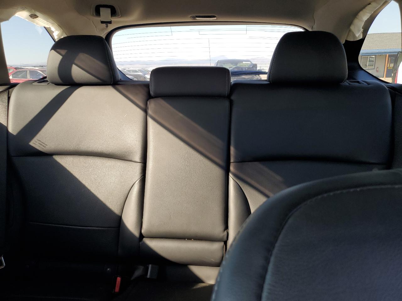 Subaru Outback 2.5i Limited Image 11