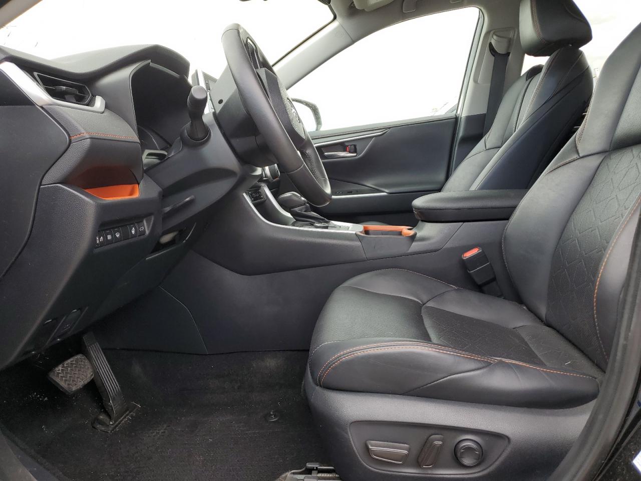 Toyota RAV4 Adventure Image 3