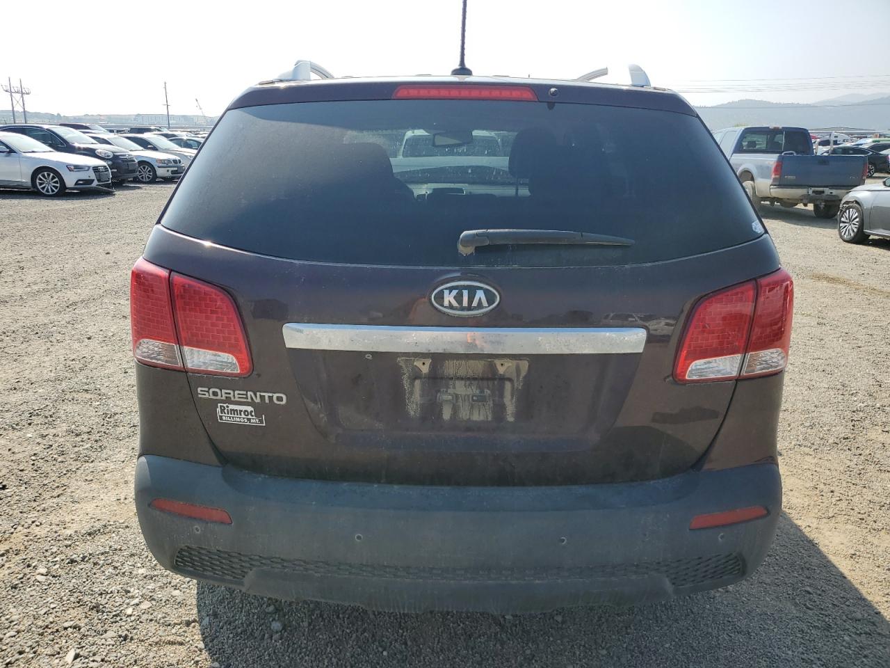 Kia Sorento Base Image 10