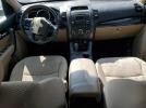 Kia Sorento Base Image 12