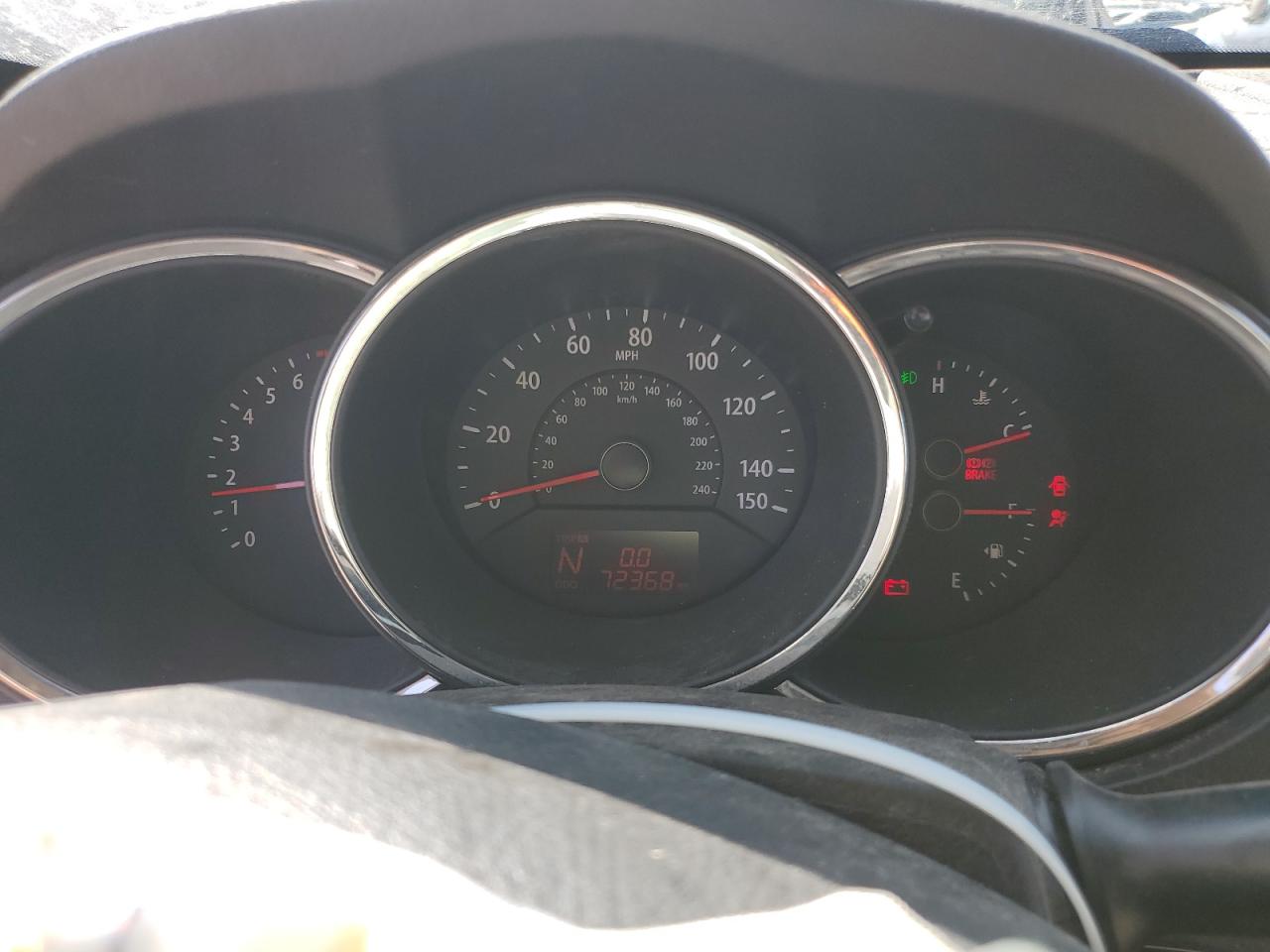 Kia Sorento Base Image 8