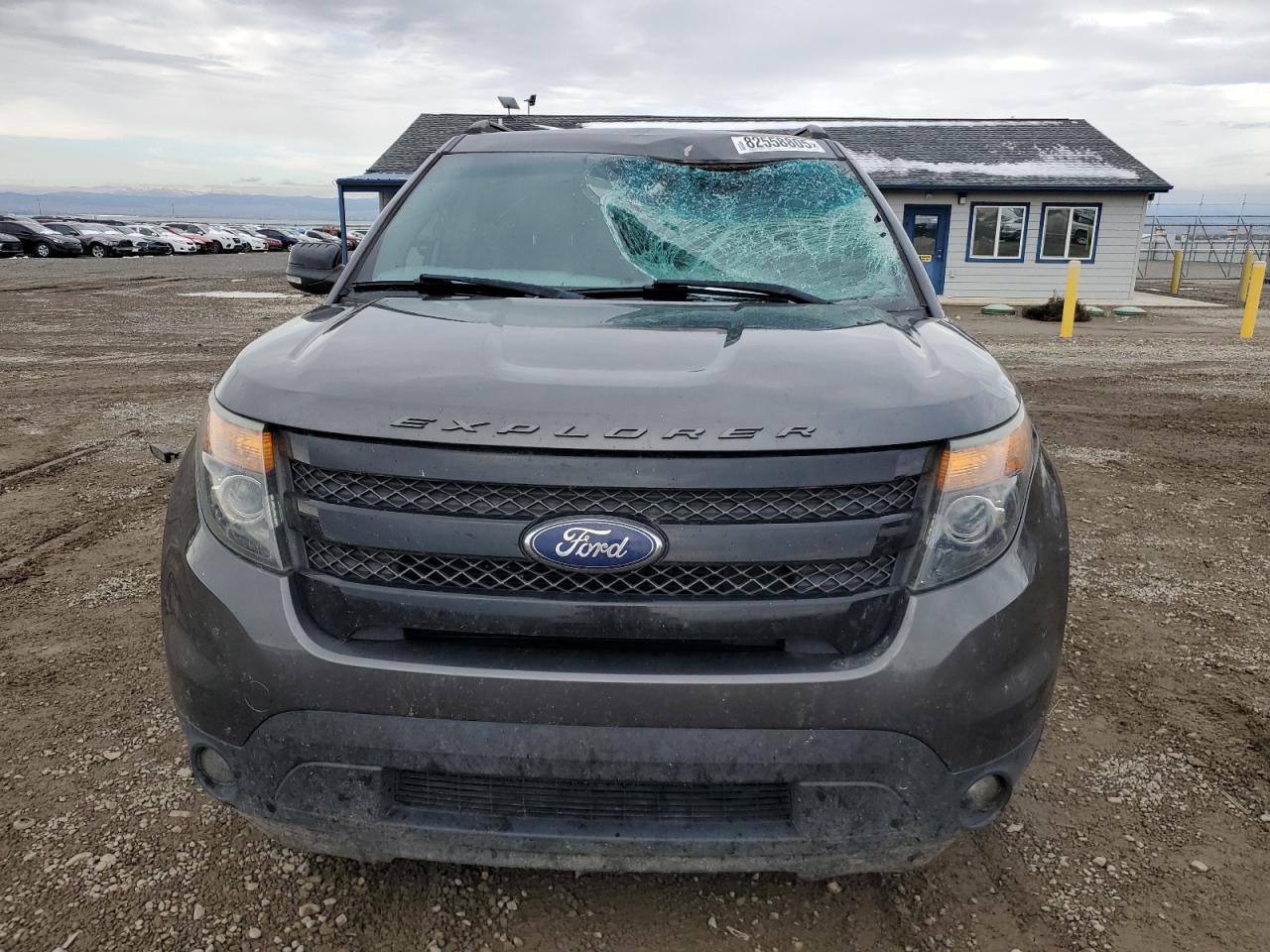 Ford Explorer Sport Image 6