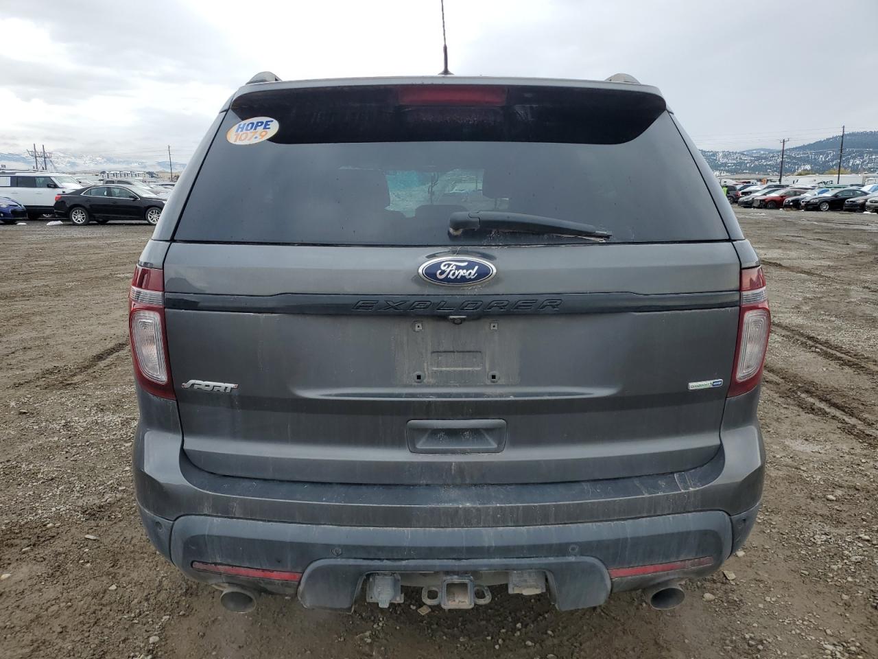 Ford Explorer Sport Image 4