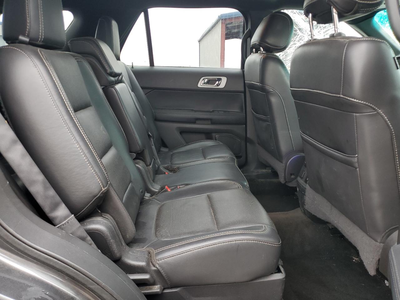 Ford Explorer Sport Image 9