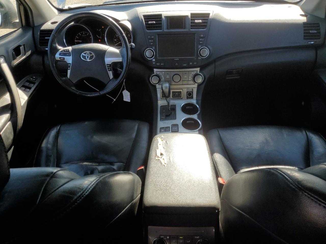 Toyota Highlander Base Image 6