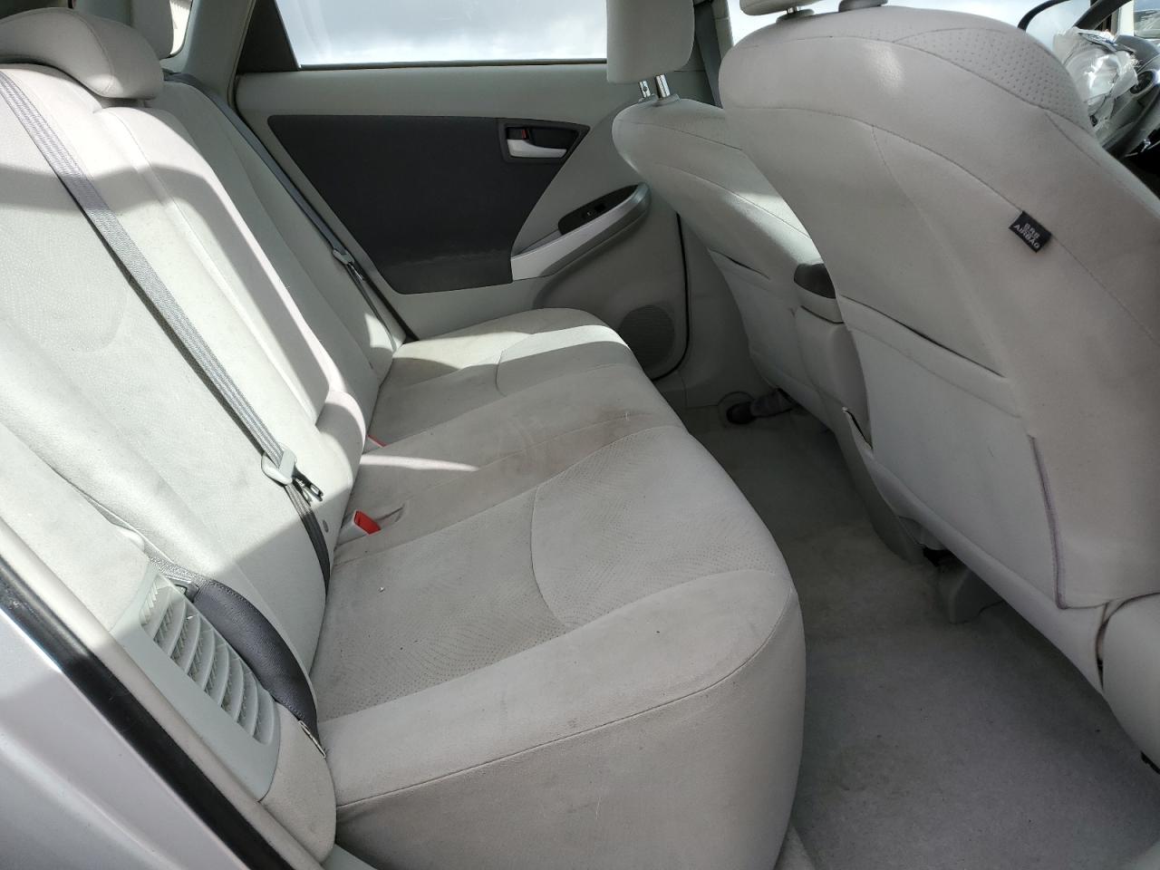 Toyota Prius Image 9