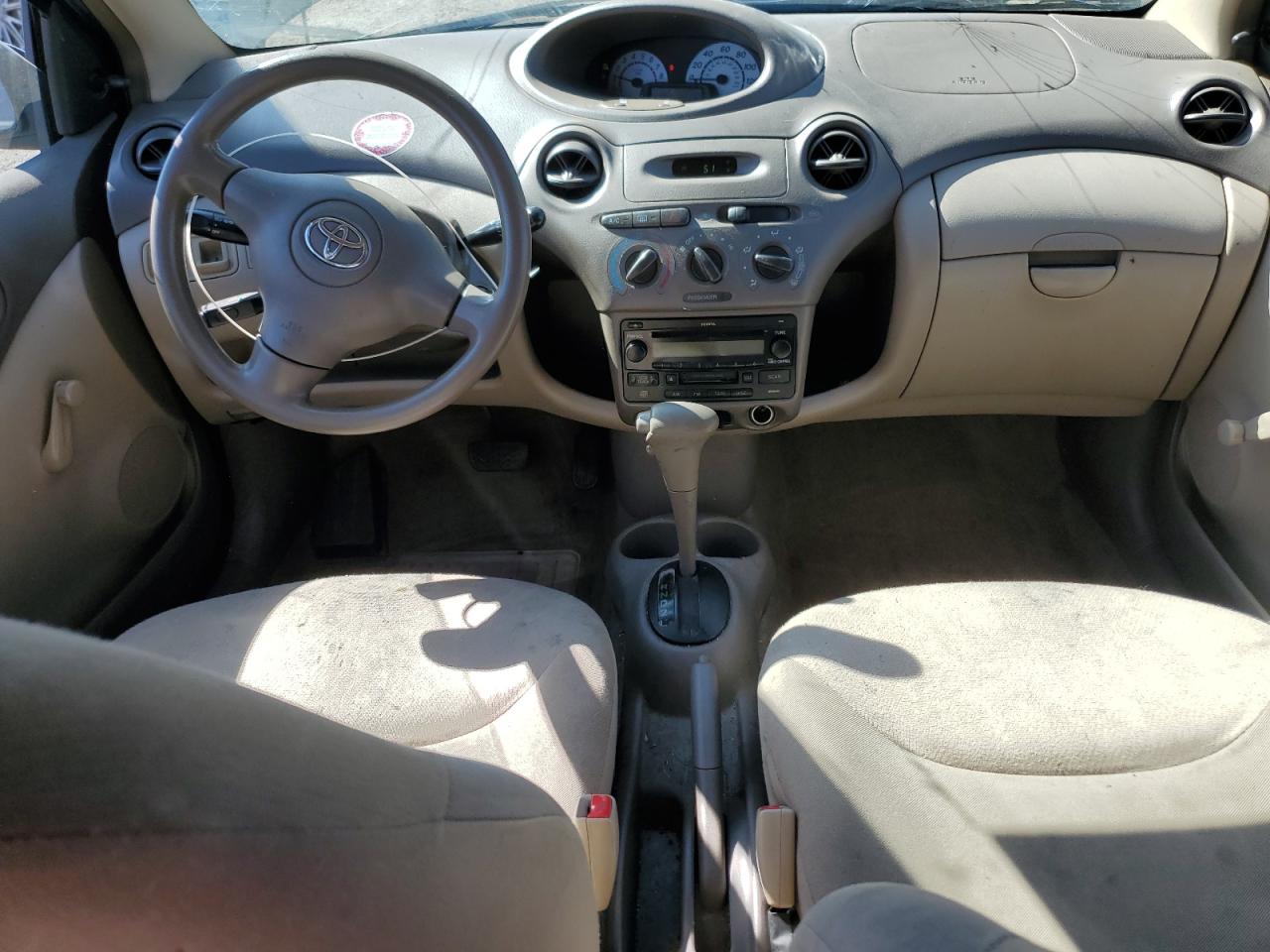 Toyota ECHO Image 11