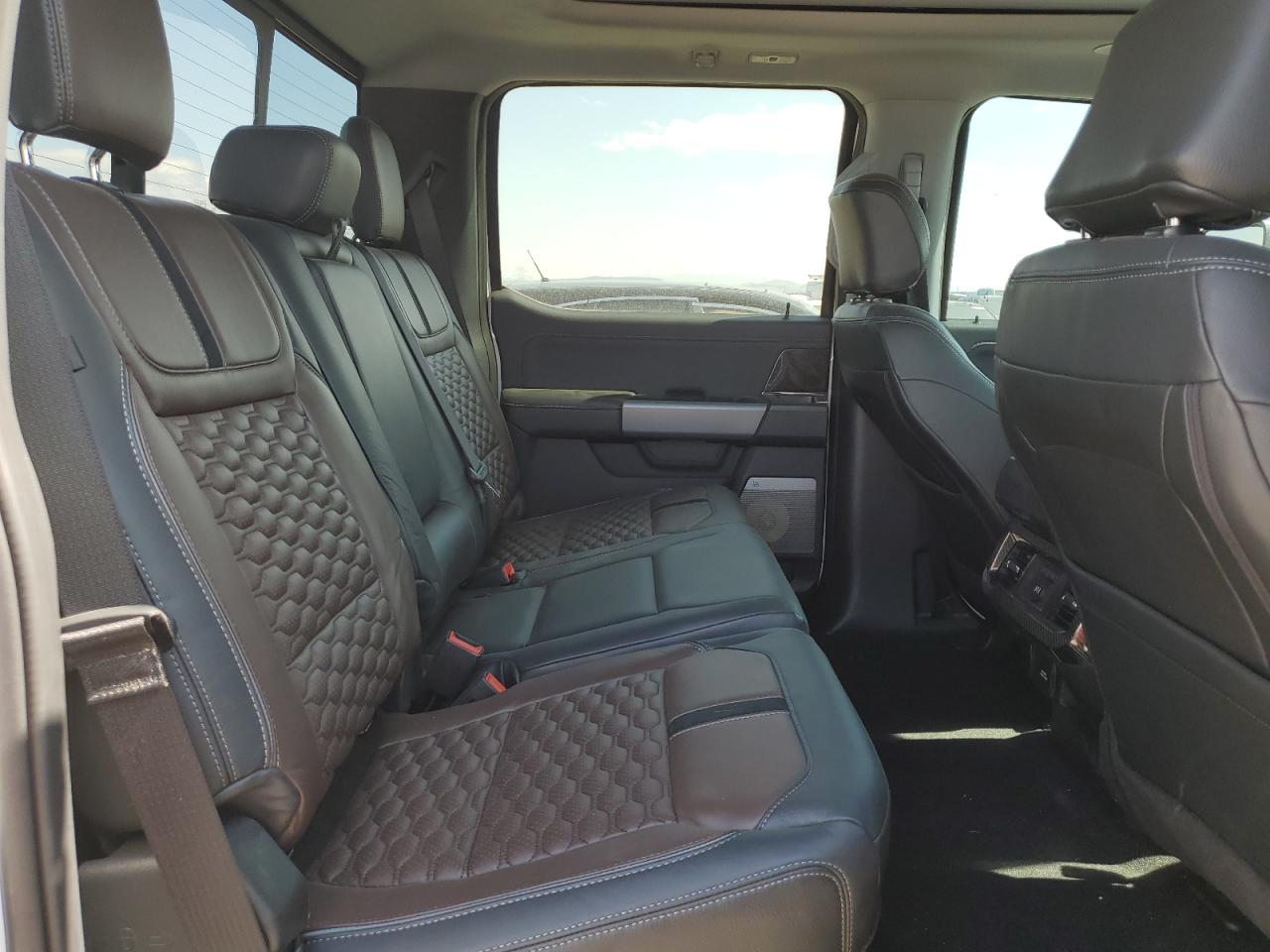 Ford F-250 Super Duty Image 10