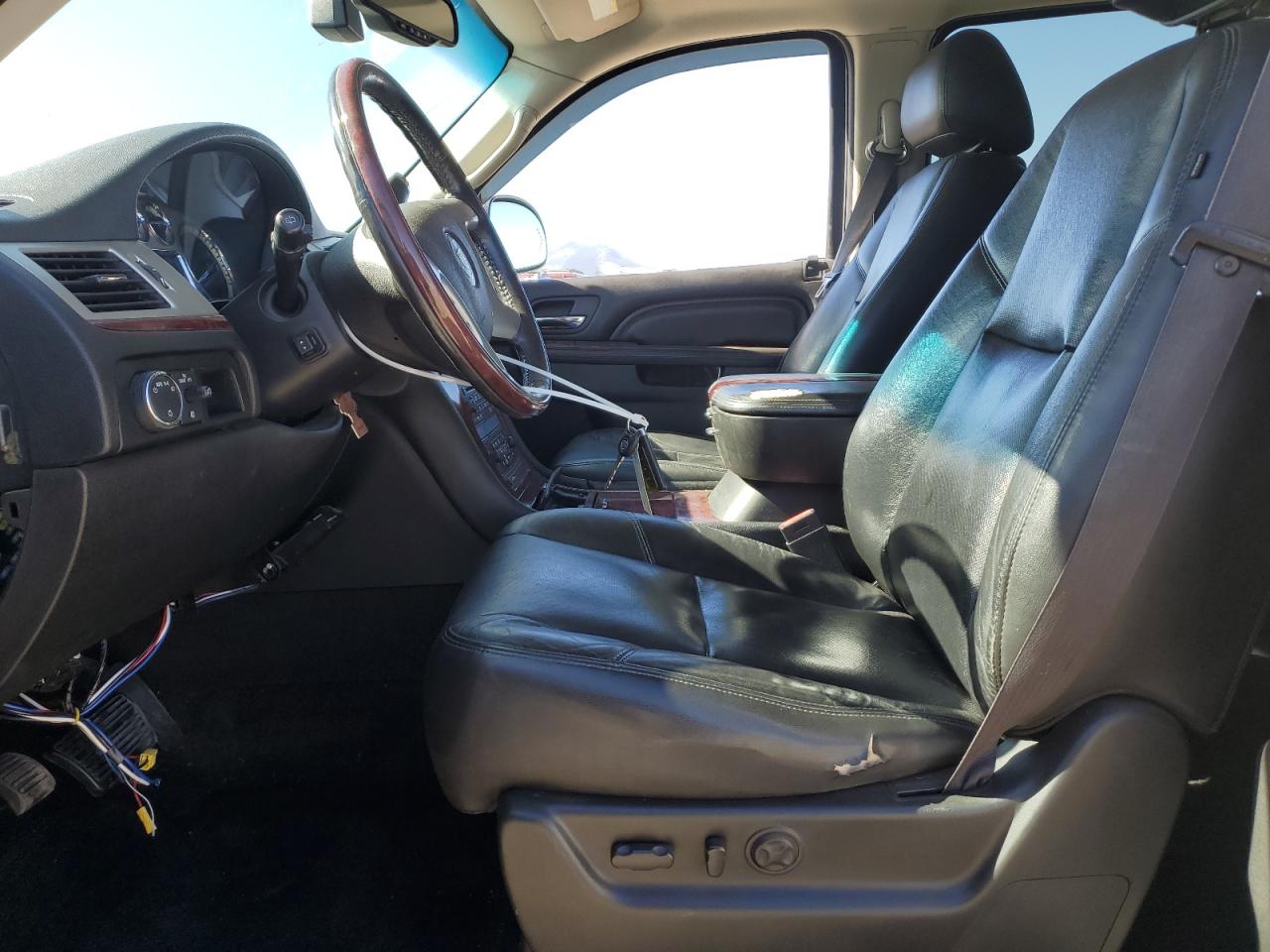 Cadillac Escalade Esv Luxury Image 7