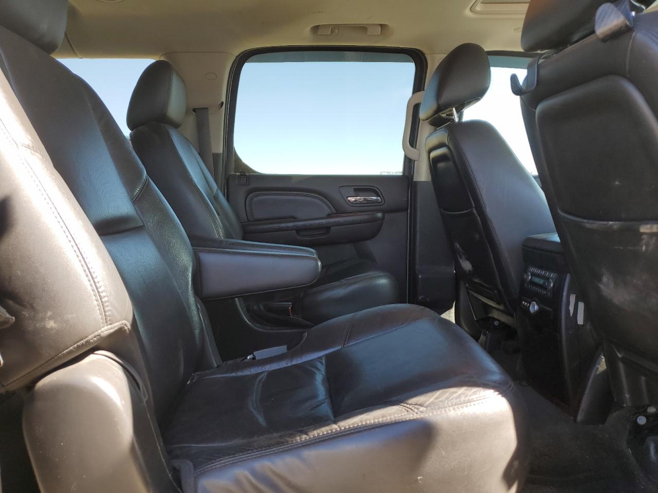 Cadillac Escalade Esv Luxury Image 11