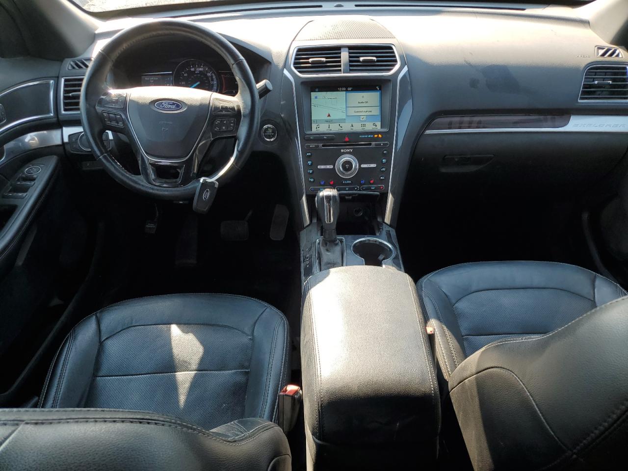 Ford Explorer Limited Image 10