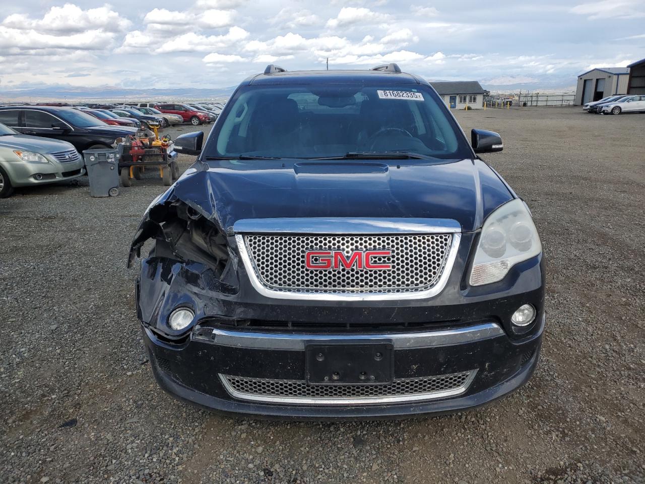 GMC Acadia Denali Image 13