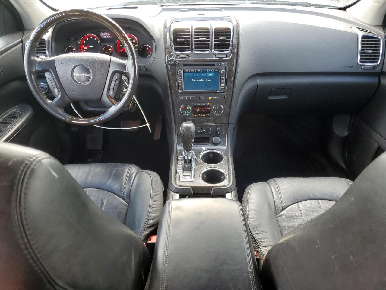 GMC Acadia Denali Image 12