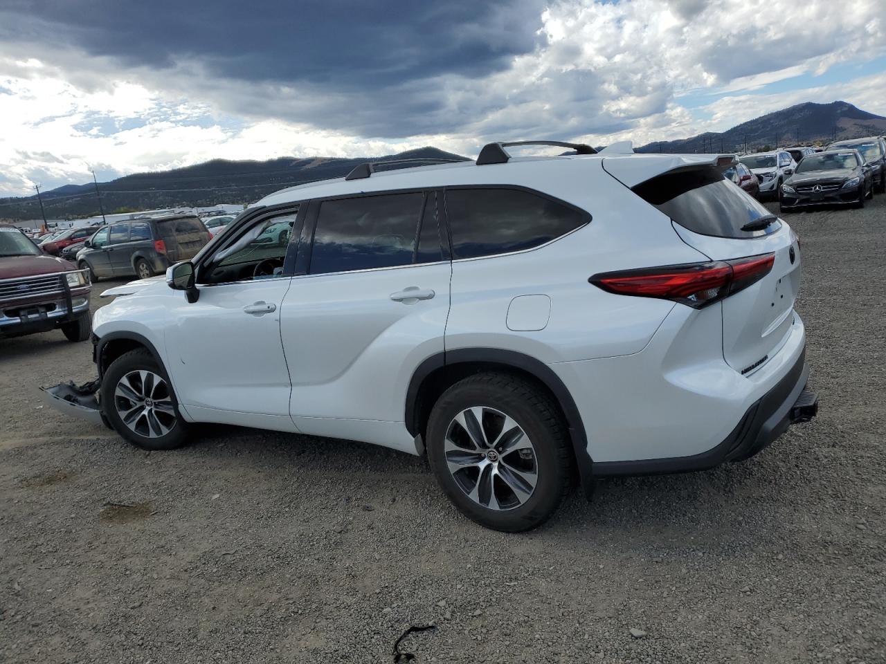 Toyota Highlander Xle Image 2