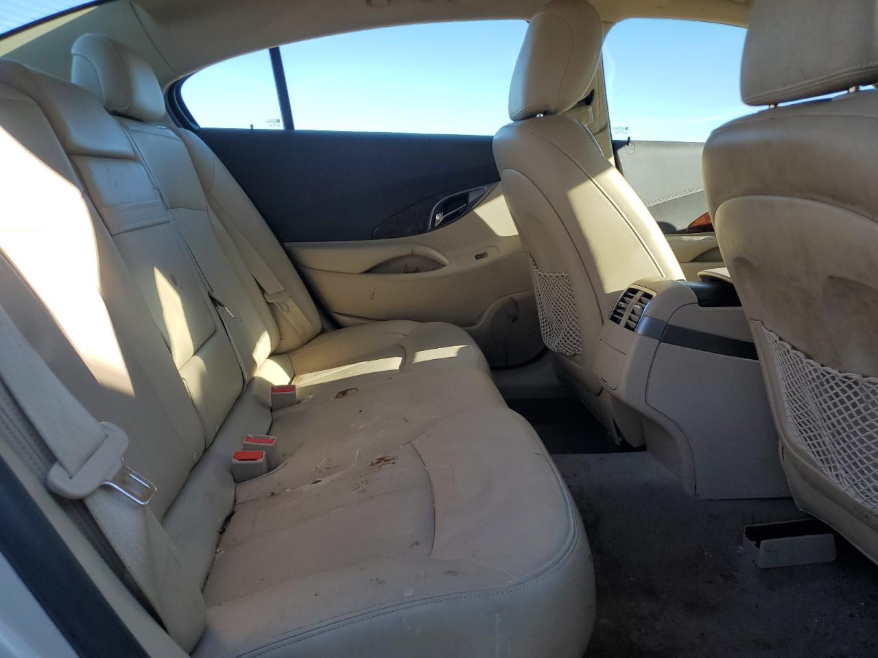 Buick LaCrosse Image 3