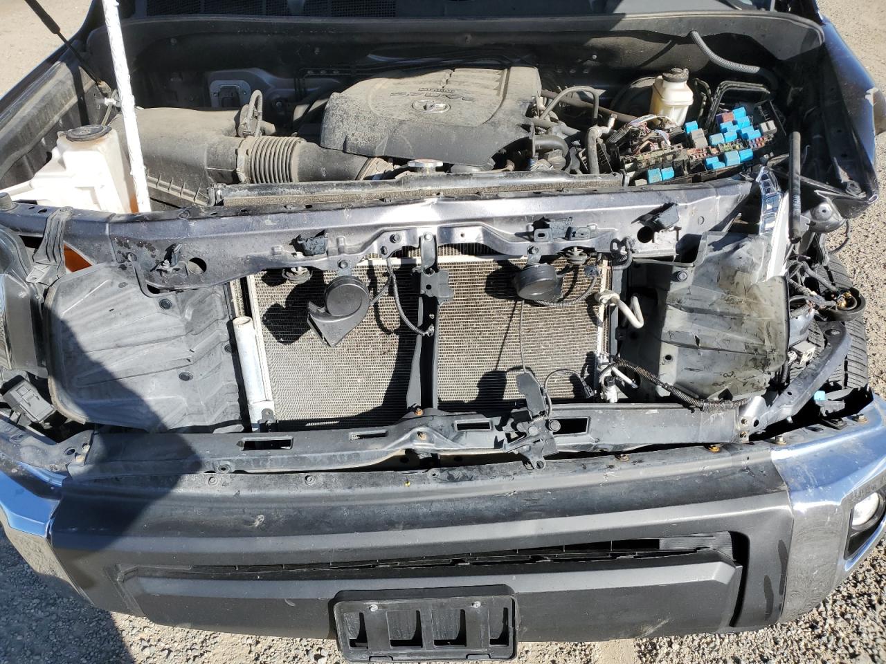 Toyota Tundra Crewmax Sr5 Image 9