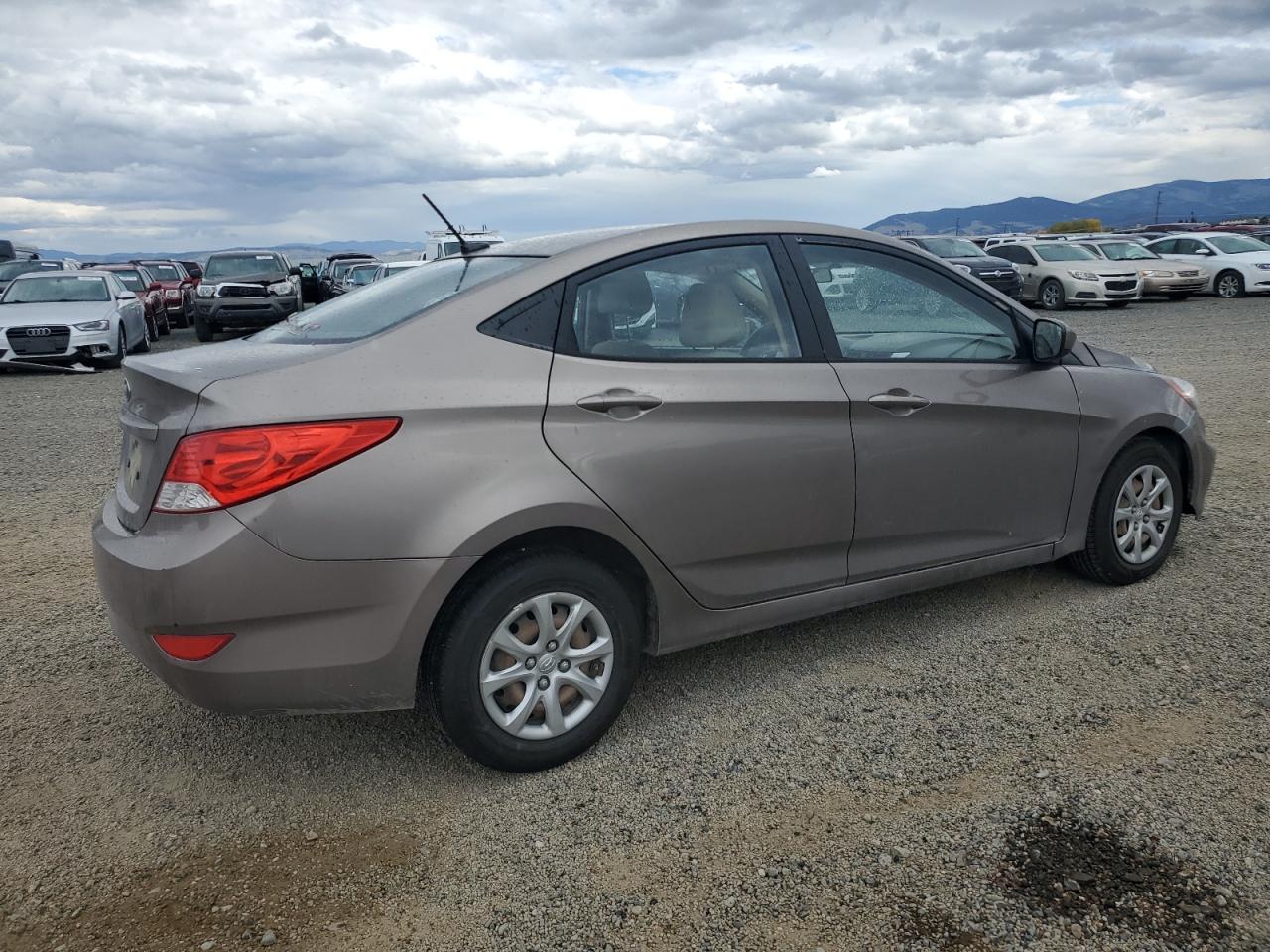Hyundai ACCENT Gls Image 2