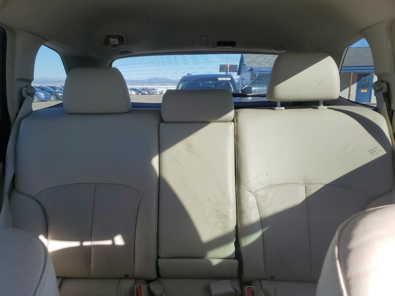 Subaru Outback 2.5i Limited Image 12