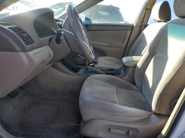 Toyota Camry Le Image 10