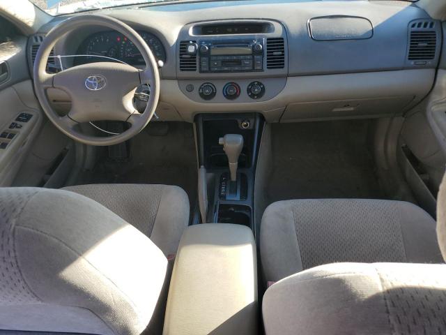 Toyota Camry Le Image 7