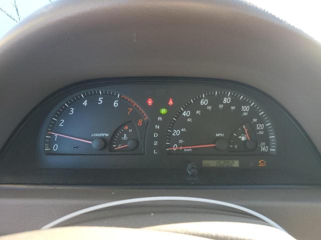 Toyota Camry Le Image 9