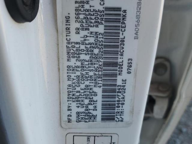 Toyota Camry Le Image 11