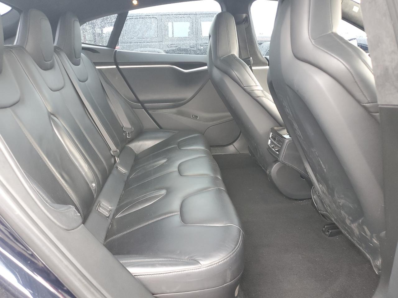 Tesla Model S 85d Image 3