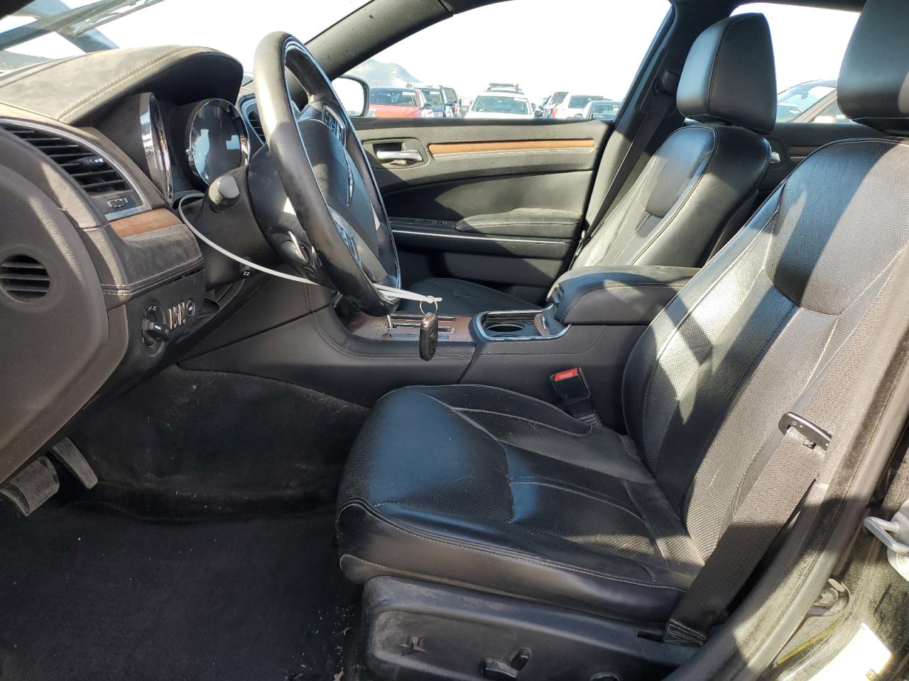 Chrysler 300 Luxury Image 11