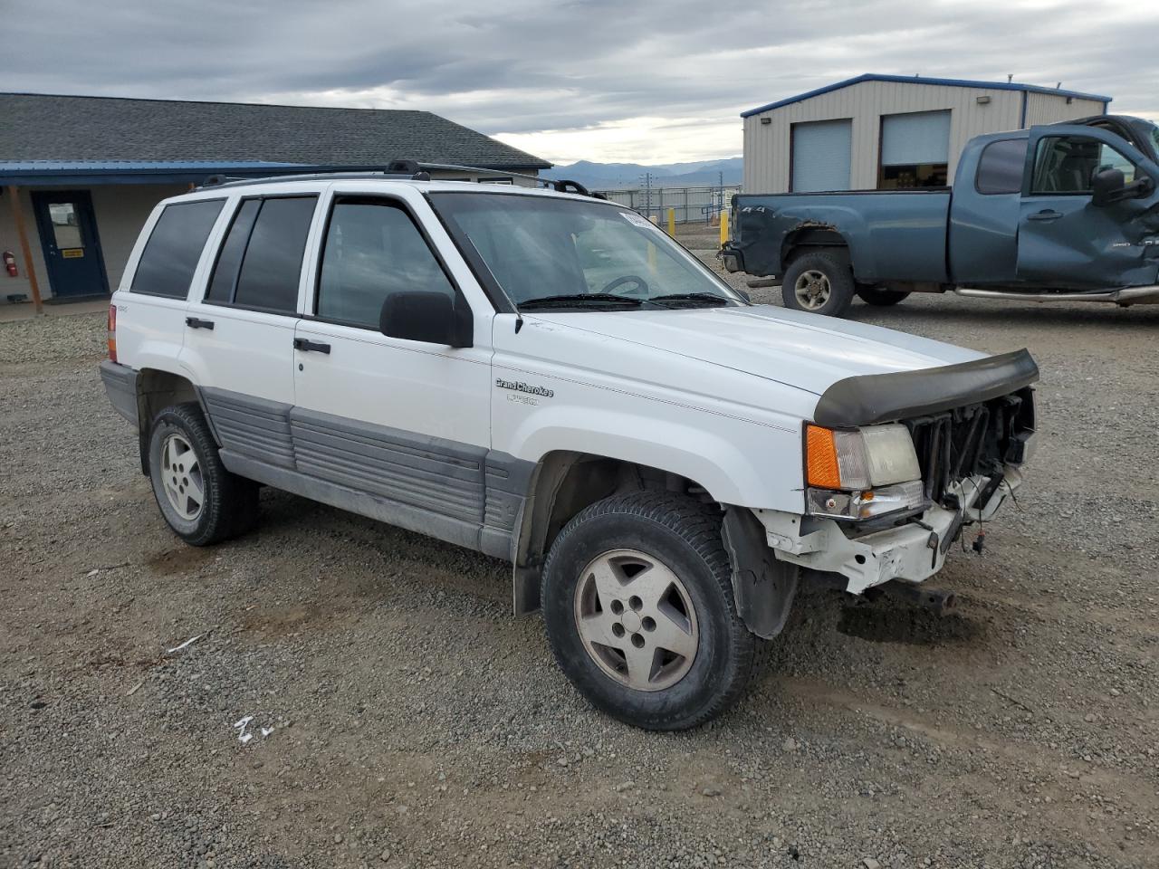 Jeep Grand Cherokee Laredo Image 3