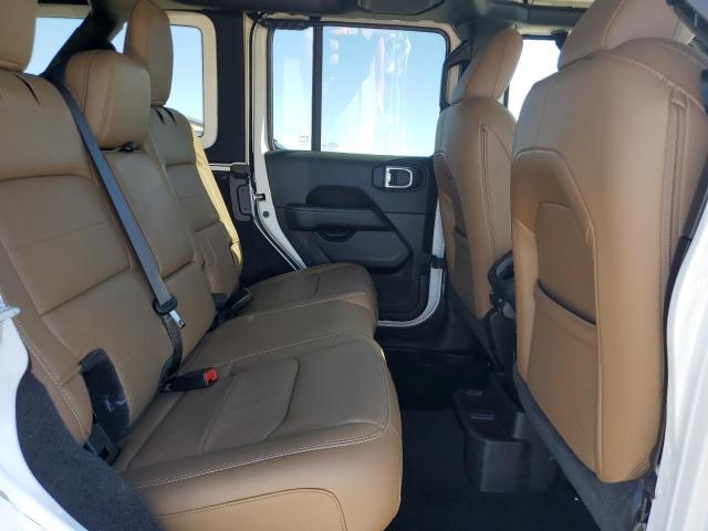 Jeep Wrangler Sahara Image 8